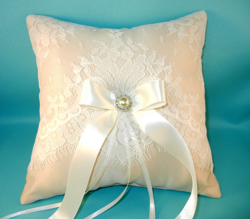 Satin Ring Pillow w/Chantilly Lace